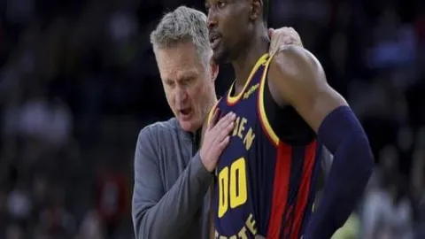 拉什福德本赛季火力全开，独揽18球+助攻，成英超赛场的璀璨明星！